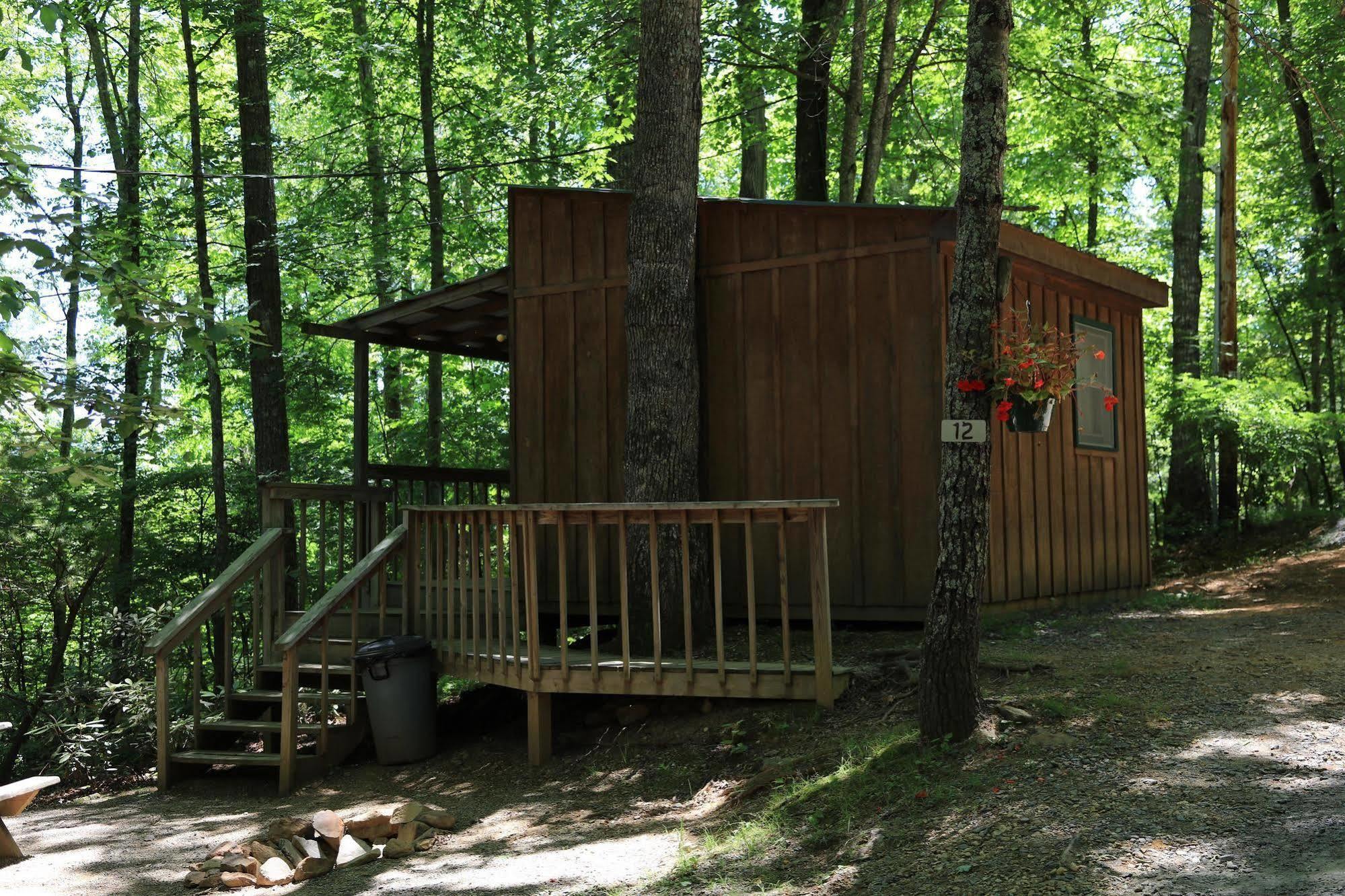 Linville Falls Campground, Rv Park, And Cabins Exterior photo